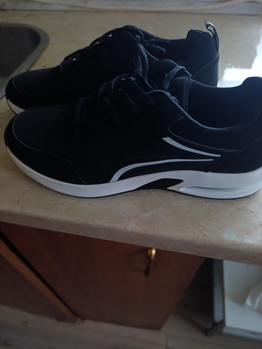 Маратонки 42 номер нови 25лева