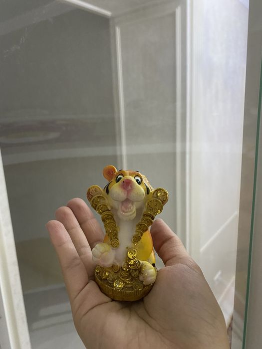 Статуэтки для интерьера ваза яблоко тигр