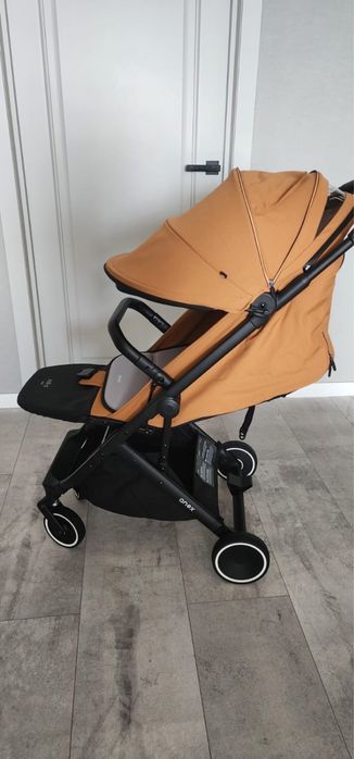 Продам красивую коляску Anex air x