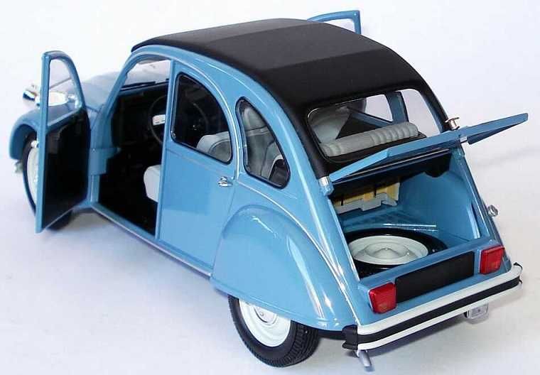 1:18 Citroen 2CV Blue.