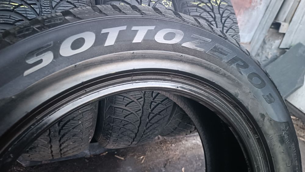 225/55/17 Pirelli Дот 2323