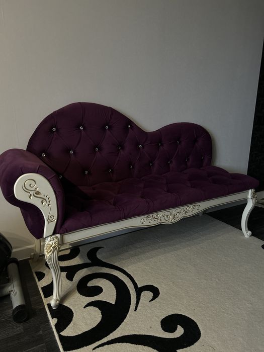 Диван банкетка в классическом стиле