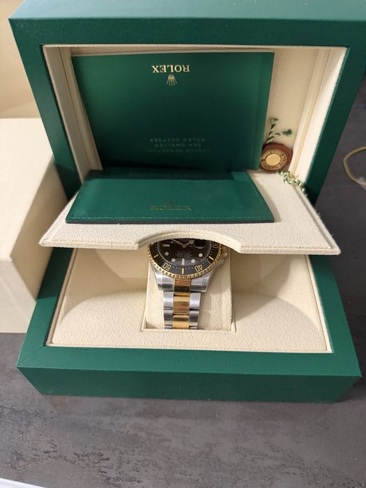 Rolex Sea-Dweller oyster yellow gold 43mm