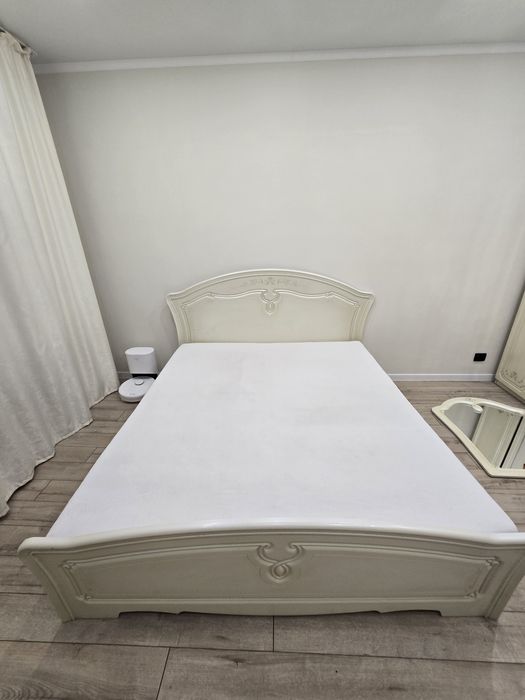 Продам спальный гарнитур