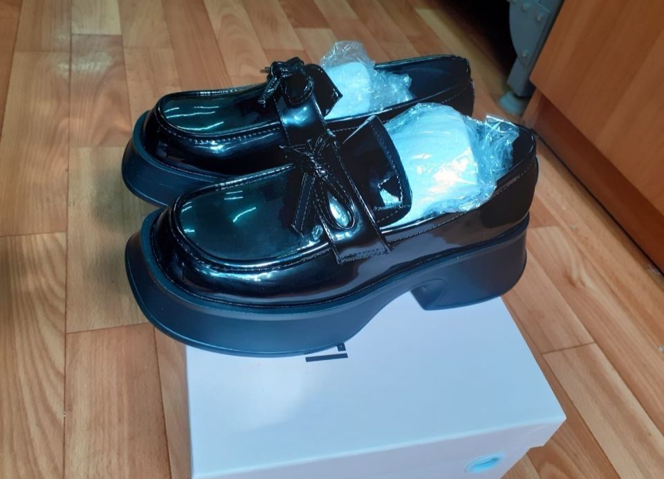 Лоферы, цвет черный, 37 размер