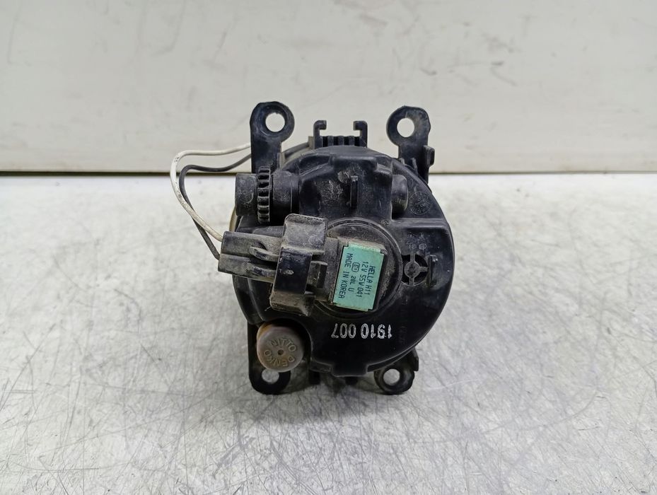 Proiector ceata dreapta Dacia Sandero 1 (2008 - 2012) 1.6 benzina K7M710