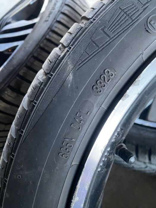 Vand jante R18 cu anvelope 225 40 R18 stare buna