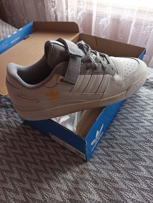 Adidas sotiladi arginal