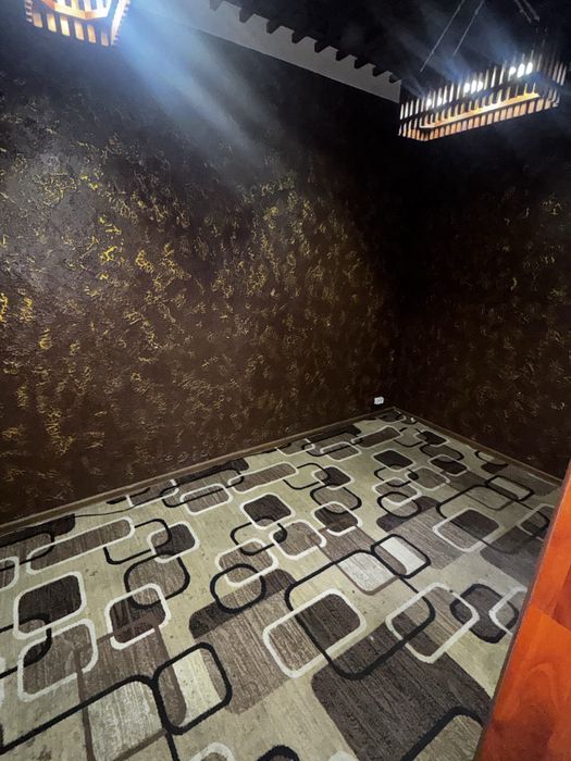 Нотурар жой ижарага берилади. Семурғ орқасида, олдинги Уголок кафе