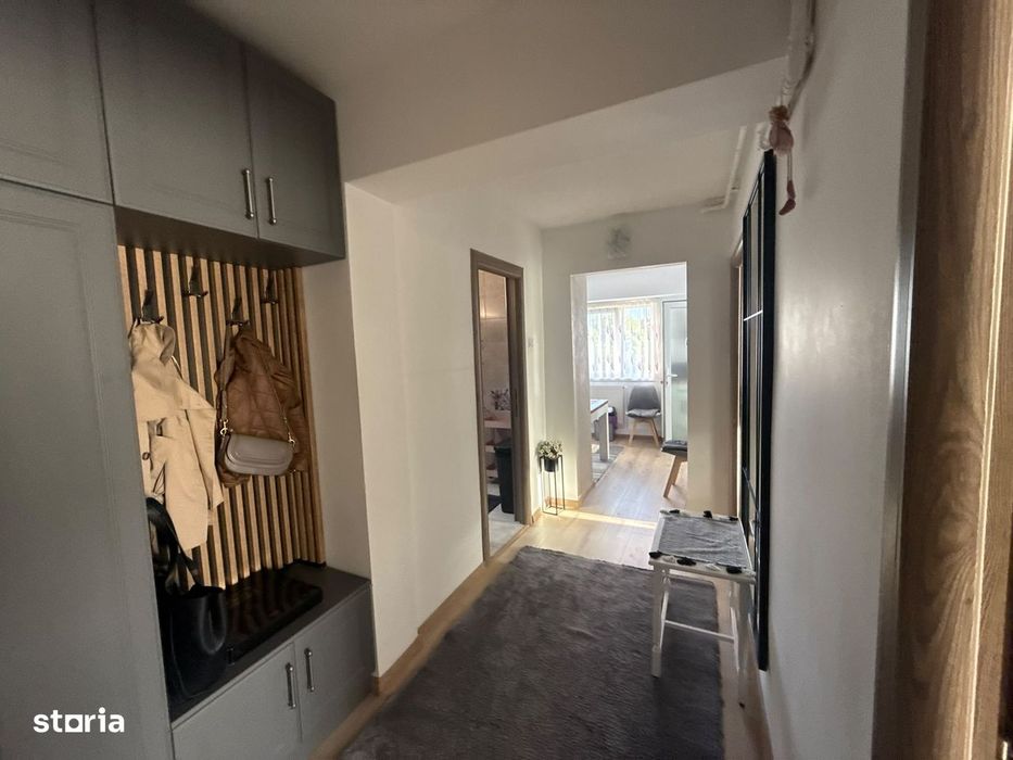 Apartament 2 camere, balcon, Între Lacuri