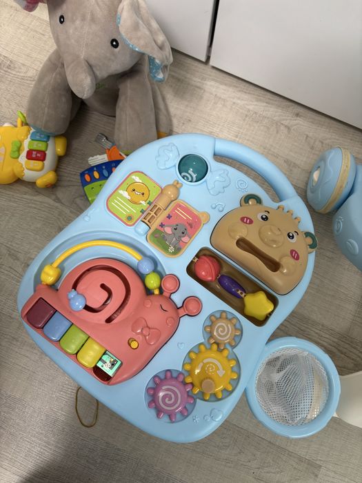 Лот Уокър 3в1 за бутане с интерактивна масичка и други играчки