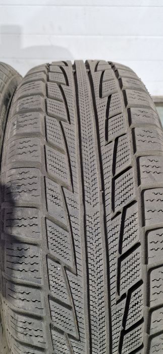Vând cauciucuri  de iarnă 205/65/R15