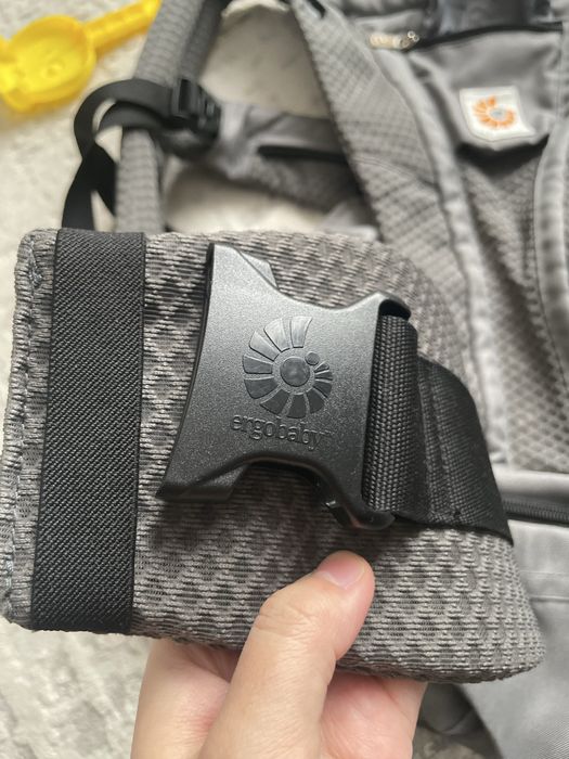 Ergobaby omni breeze