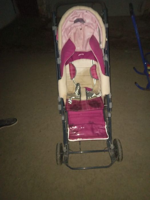 Продам коляску и санки