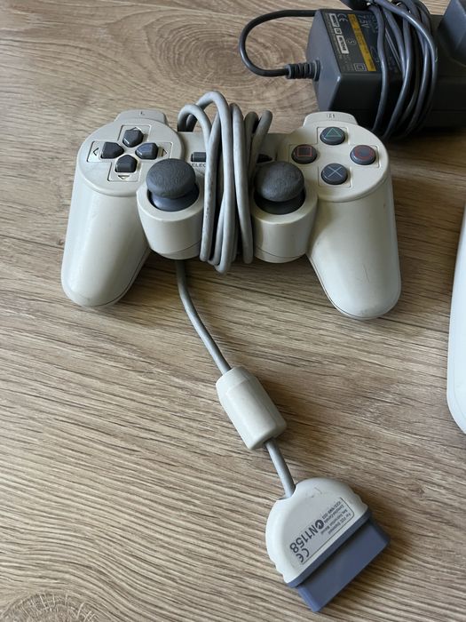 Playstation PS One + игри