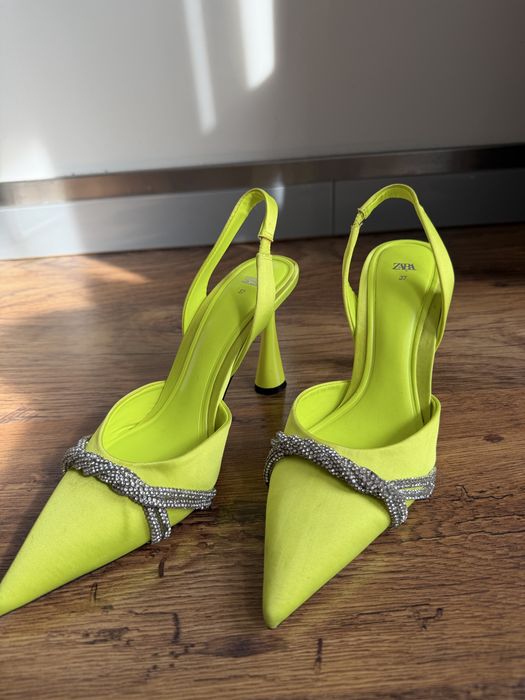 Zara официални обувки