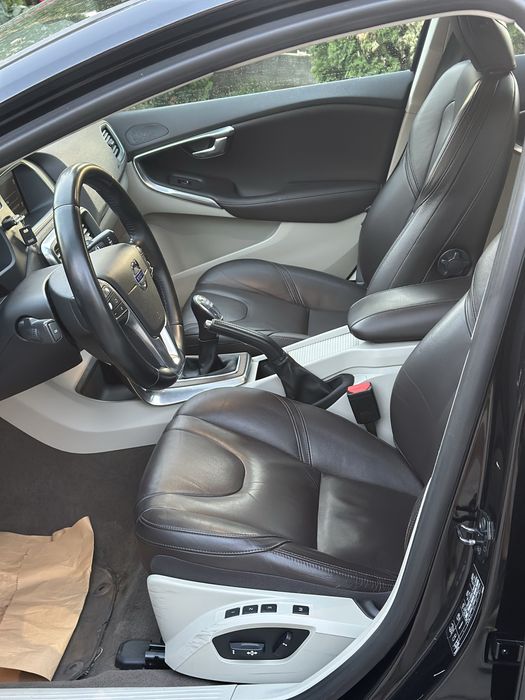 Volvo V40 * Summum * 1.6 D * 2013