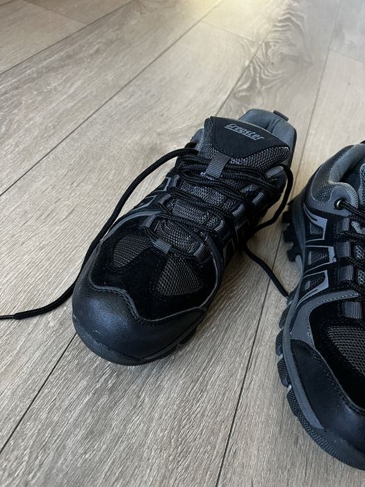 Туристически обувки