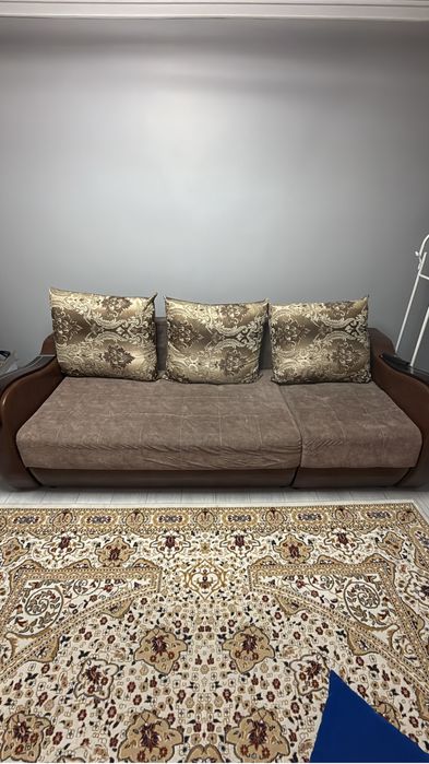 Продам Диван с креслом