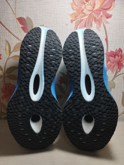 Спортивные кроссовки ERKE