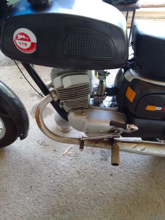 Мотоцикл сотилади