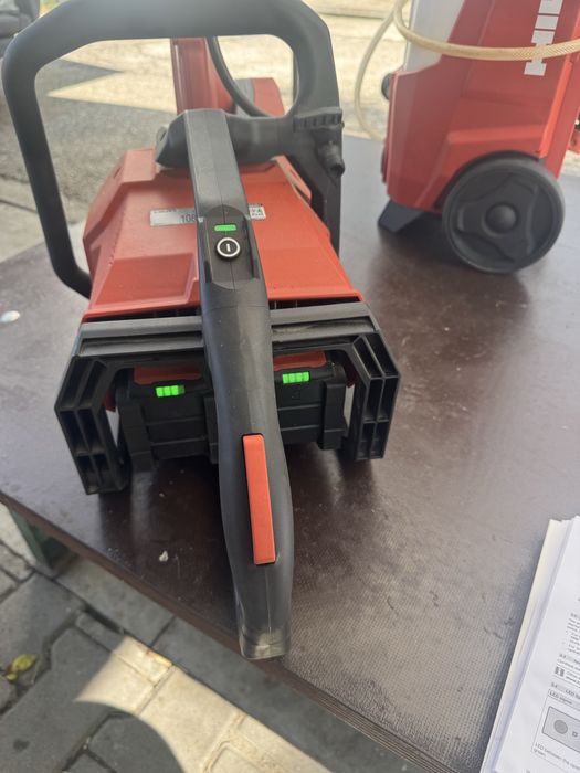 drujbă HILTI pe acumulator