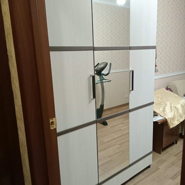 Продам спальный гарнитур