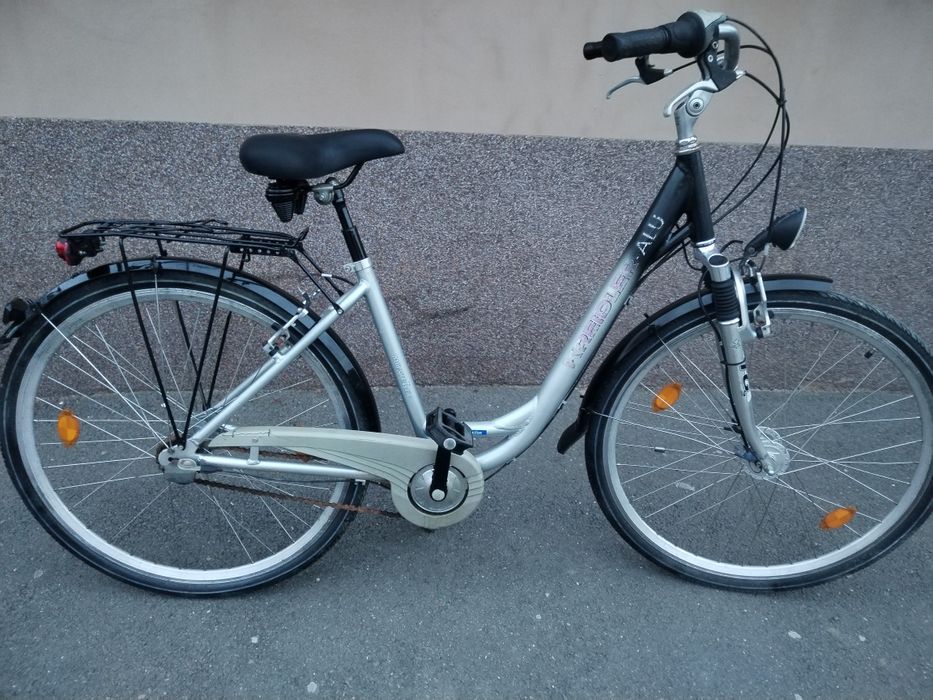 Vând bicicleta roti pe 28 damă