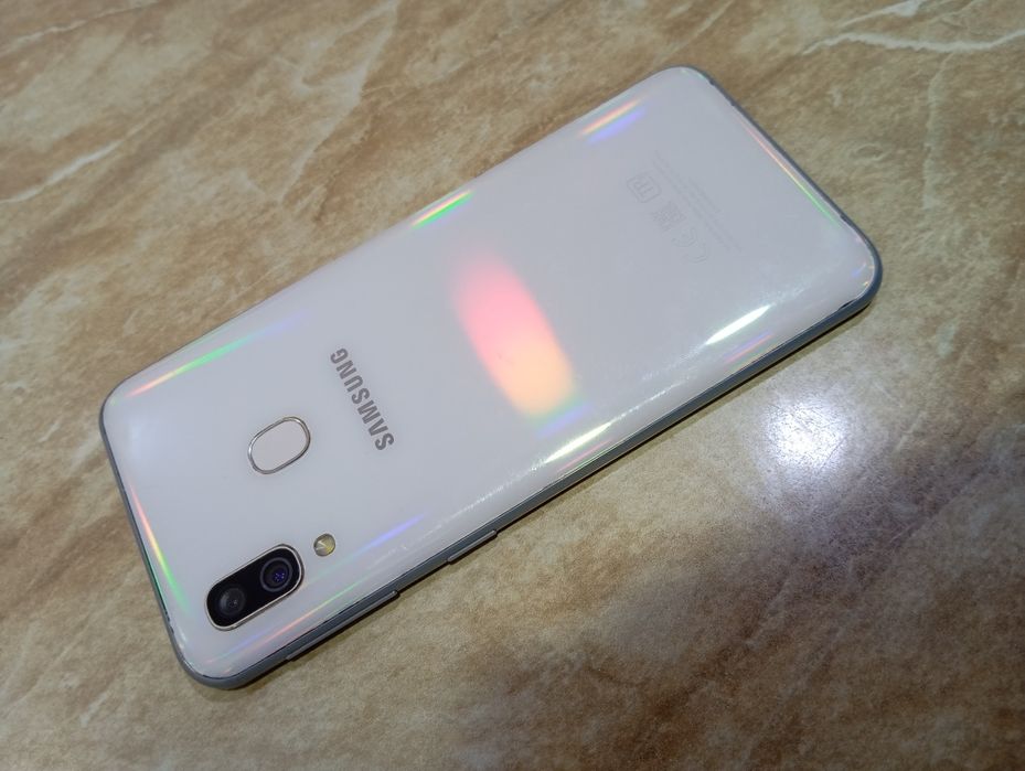 Samsung a40 4/64