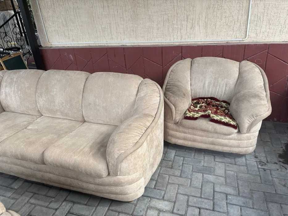 Продам Диван комплект