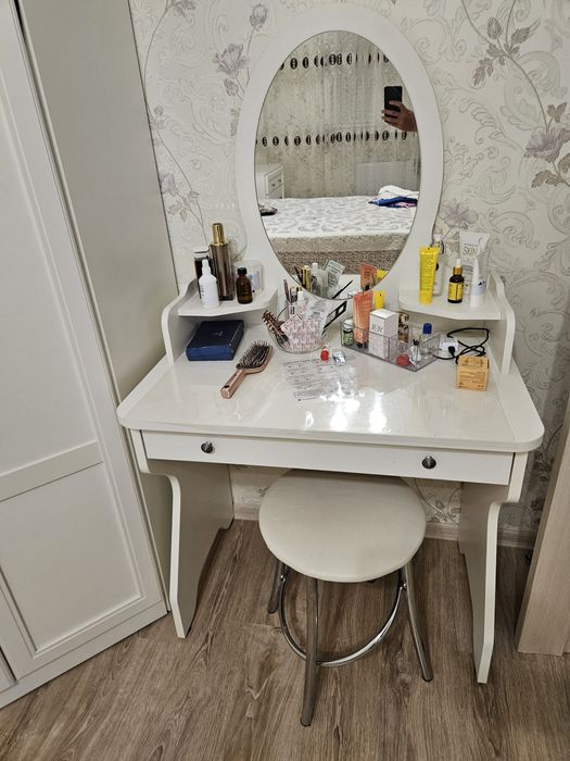 Продам спальный гарнитур