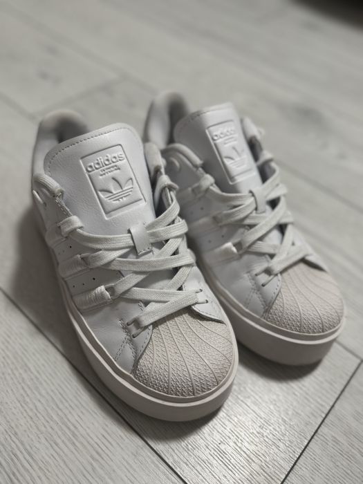 Vand Superstar de damă