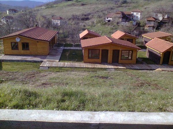 Парцел близо до Гложенски манастир в с. Малък извор общ.Ябланица обл.