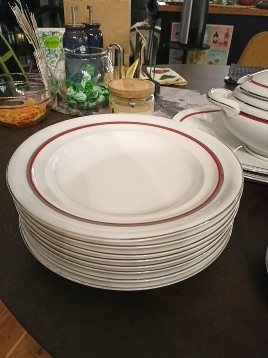 Подарявам порцеланов  сервиз