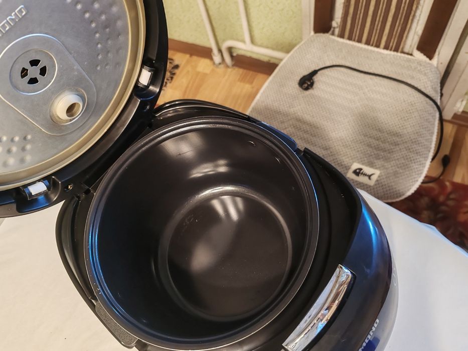 Мультиварка Redmond RMC-M95