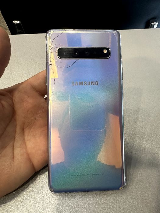 Продаётся Samsung S10 plus 5g
