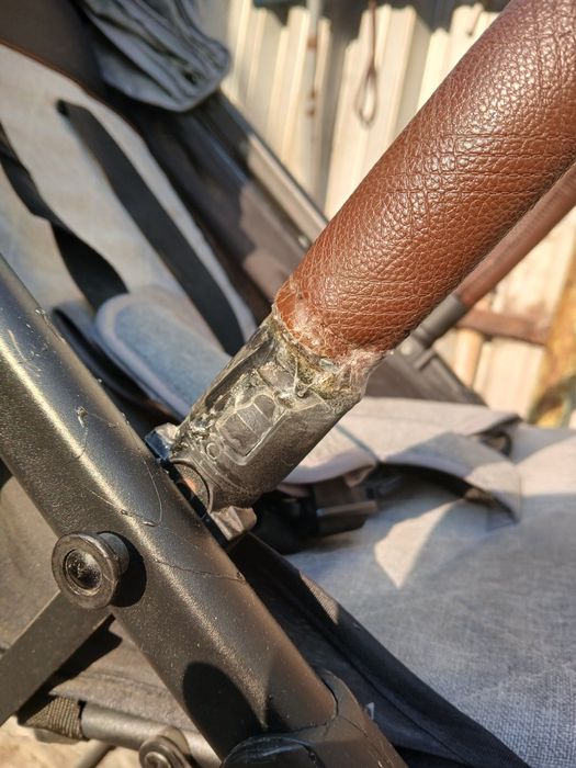 Коляска с незначительными дефектами