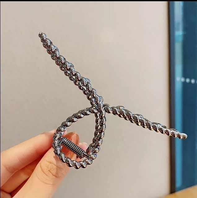 Колие медальон с цветя от кварц титанова стомана бижу синджирче