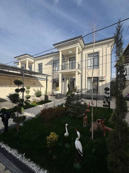 Шикарный дом в аренду в центре города