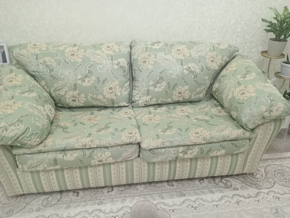 Продам диван &&&