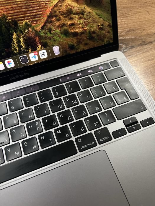 MacBook Pro 13 M1 2020 / 8GB / 512GB / Touch Bar / оригинал