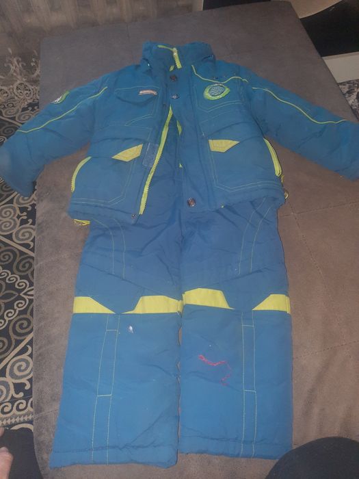 Продам детскую вещи