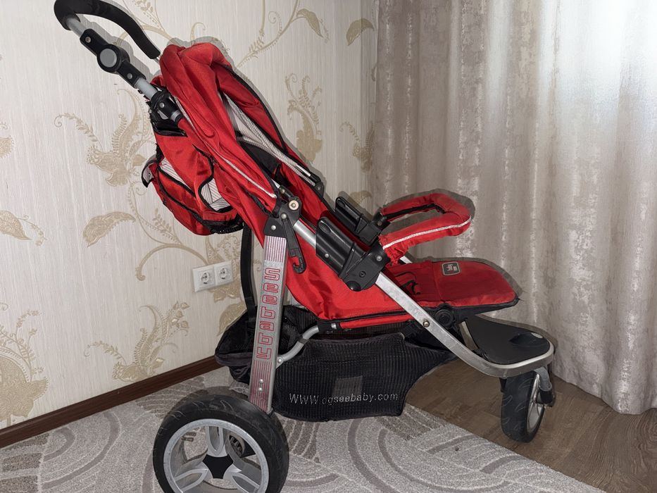 Коляска прогулочная