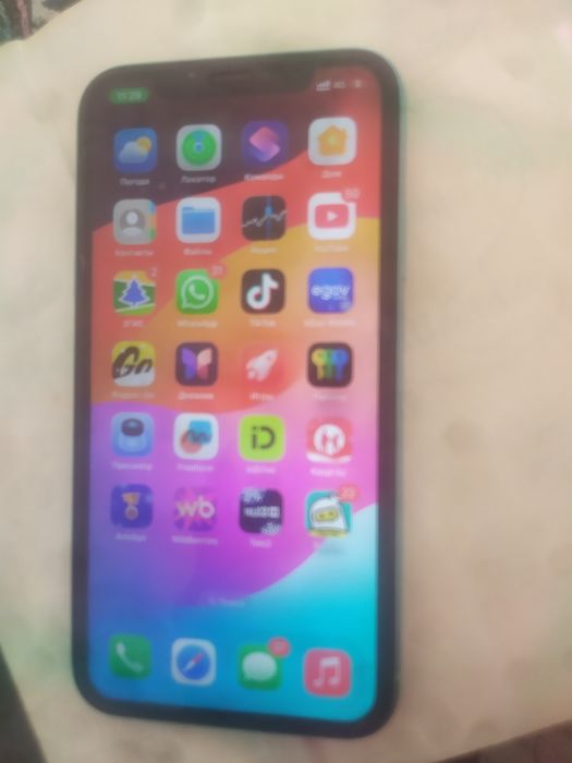 Продам айфон 11 срочно