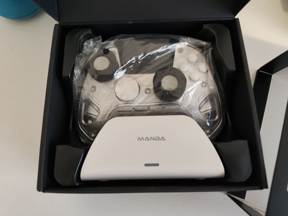Manba One v2 controller