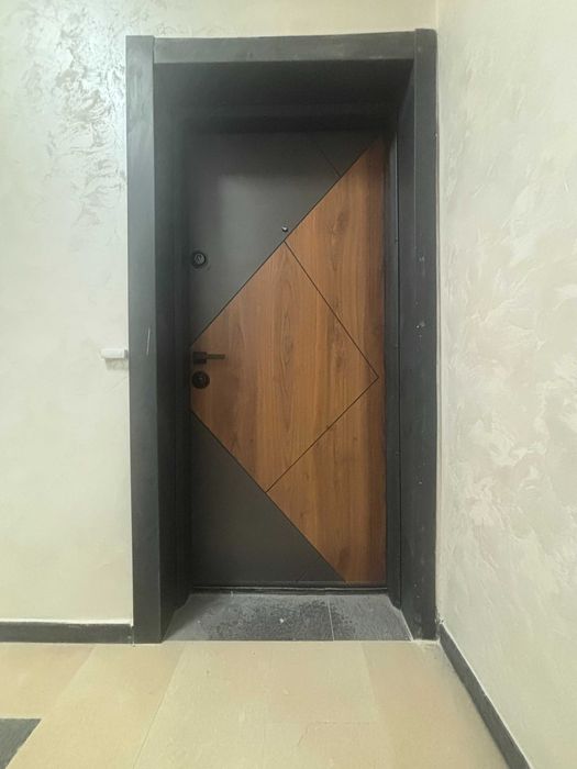Продава се Тристаен апартамент в Карлово - 92 кв.м за 666 €/кв.м - Снимка #16