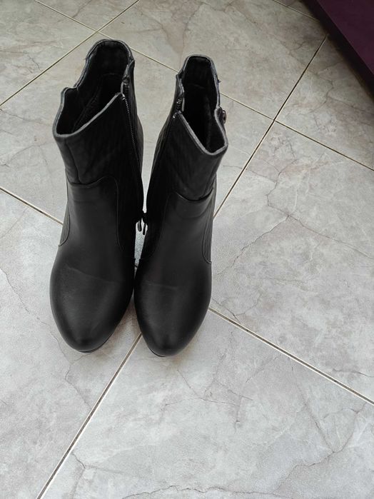 Дамски черни  боти