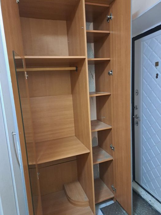 Продам шкаф прихожка