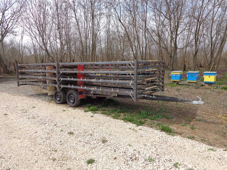 Пчеларска платформа за превозване на пчелни кошери