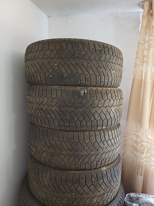 Продам шины на R17